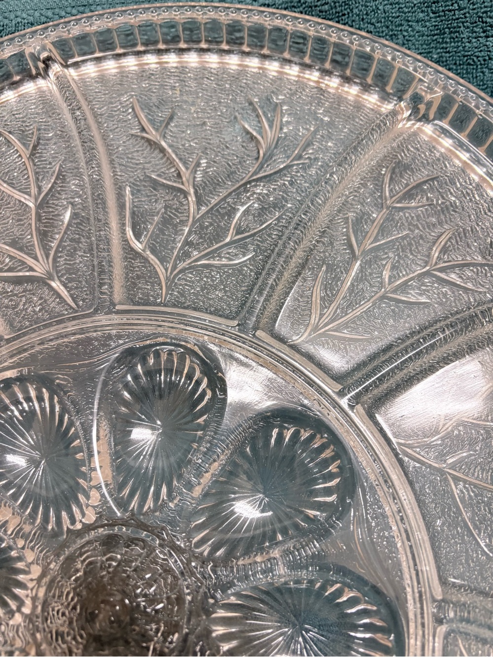 Clear Pressed Glass Serving Bowl - Picture 3 of 10